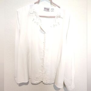 Vintage Joanna Plus White Lace Trim Blouse